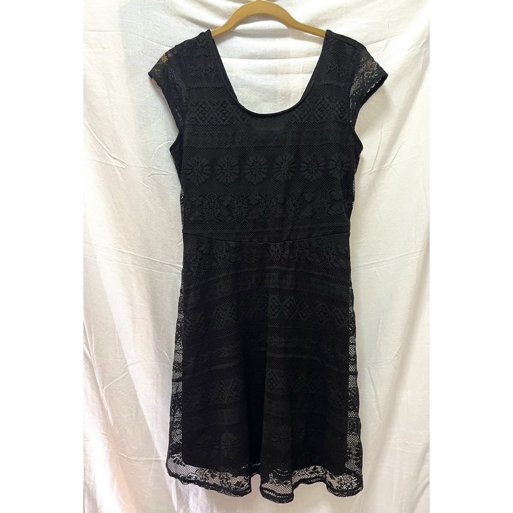 Black Lace Dress Size M Keyhole Back Lined Stretch Witchy Goth Dark Feminine